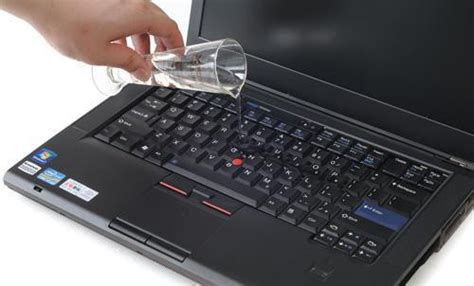 笔记本键盘进水了怎么办？处理笔记本电脑键盘进水的小妙招 - 系统之家