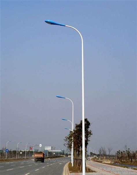 怀化新晃12米9米10米LED路灯-厂家今日价格-一步电子网