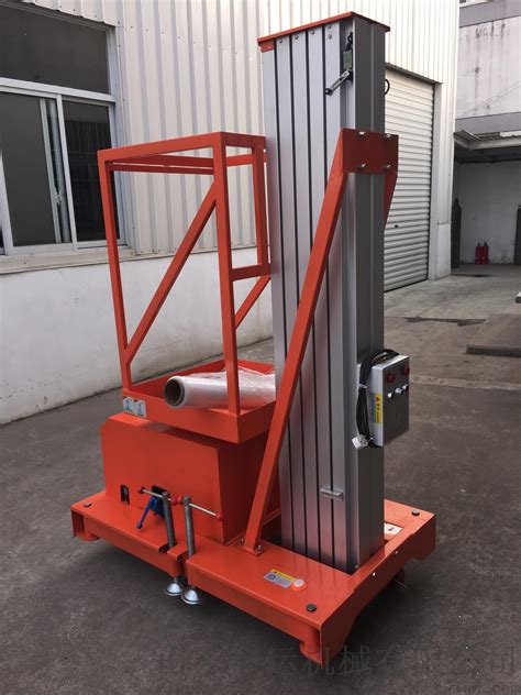 「移动式升降机」升降机是用途广泛的高空作业专用设备 - 孚邦工业设备（昆山）有限公司