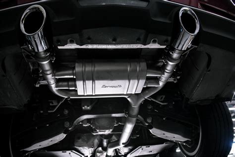 汽车排气管在两侧和在中间区别,排气管的工作原理