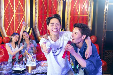 ktv唱歌图片
