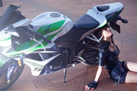 【图集】女骑士，Biker Girl !!那些开机车的妞们！ - 摩托欧耶