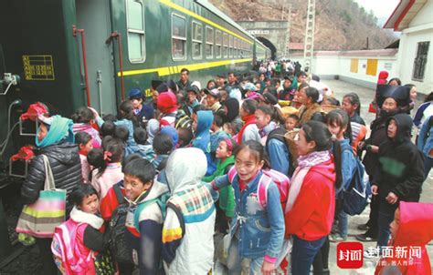 大凉山最后的慢火车 载着600多名孩子的上学梦_国内新闻_海峡网