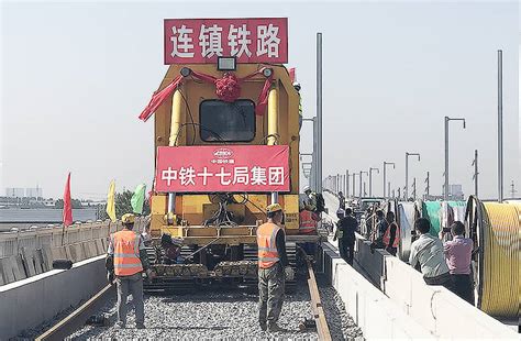连淮扬镇铁路最大转体桥成功转体 创国内高铁施工多项第一 --图片频道--人民网