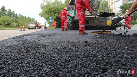 石油沥青的主要技术性质 » 武汉沥青路面施工刷黑
