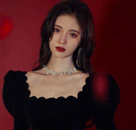 鞠婧祎证件照图片
