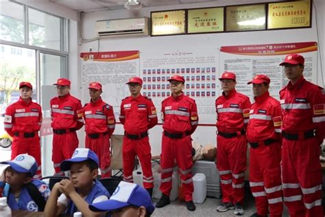 新华小记者走进武义红十字民安救援队，“零”距离学习安全知识 - 活动项目 - 青少网