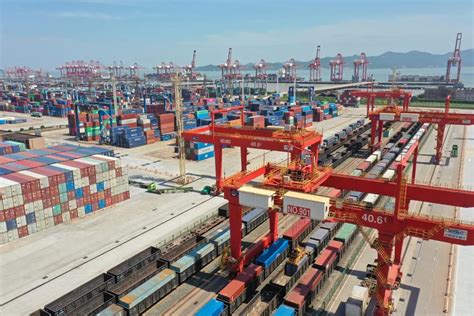 宁波舟山港：船来船往力保外贸供应产业链顺畅-人民图片网