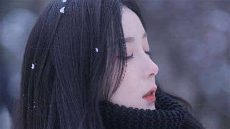 非主流头像围巾少女