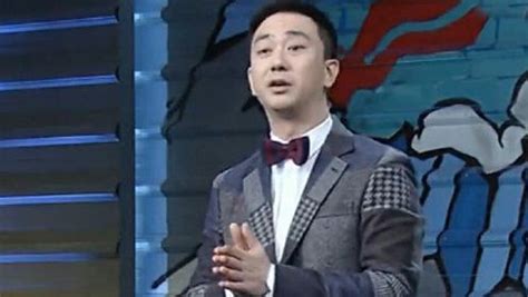 《今晚80后脱口秀》王自健被节目DJ壁咚 男模上街搭讪女孩闹尴尬