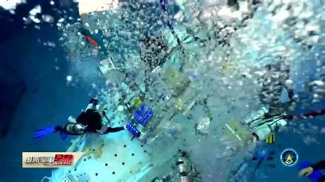 航天员模拟失重环境水下训练影像曝光