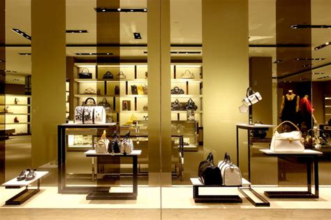 贝恩：2022年中国奢侈品市场报告：个人奢侈品迎来增长新局面 | 先导研报