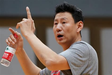 前中国男篮国家队主教练李楠指导