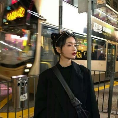 非主流头像高冷女生