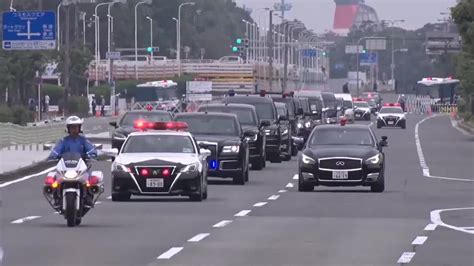 见识下普京总统的车队，车牌号都是顺子，看排场真霸气！_新浪新闻