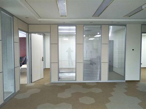 玻璃隔断办公室都有哪三种_办公高隔间_办公室玻璃隔断墙_活动玻璃隔断厂家-博尔隔墙