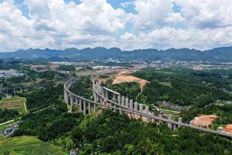 全线首座特大桥双幅合龙 黔江区过境高速预计今年建成 - 液压汇