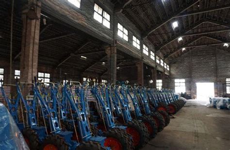 镜头下的国营大厂，中国一拖1973年|第一拖拉机|拖拉机|制造厂_新浪新闻