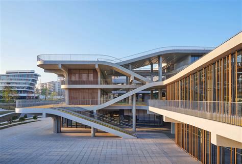 衢州 电子科大长三角研究院· 生活中心 建筑设计 / 同济院四时方院创新设计中心 | 特来设计