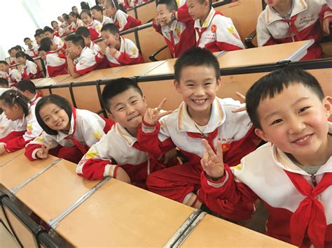贵阳-中新世界国际学校环境