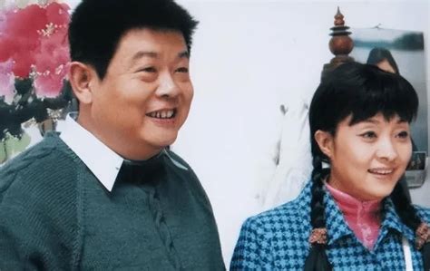 傅彪病逝17年，遗孀张秋芳的选择令人泪目_电影_碟片_表演