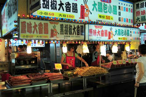 美食小吃街台湾蚵仔煎高清图片下载-正版图片501294003-摄图网