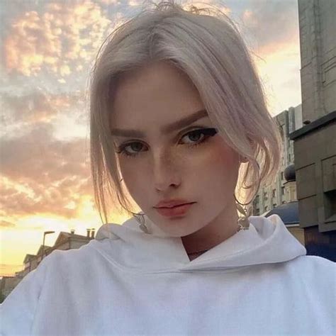 欧美大姨头像图片