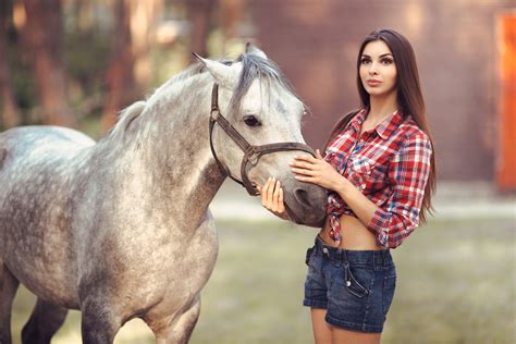 Wallpaper : women, horse riding, brunette 2560x1440 - Zurmatai ...