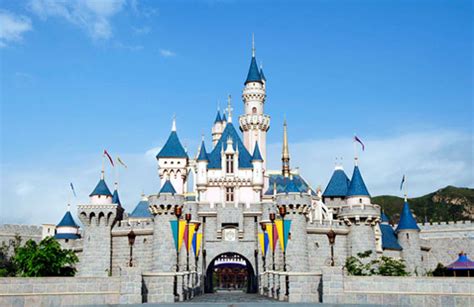 【盘点】全世界6大绚烂迪士尼乐园_城堡