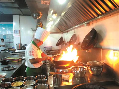 厨师：煎炒烹炸煮出“人生百味”_社会新闻_广德新闻网