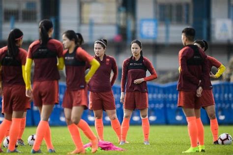 继续加油！中国女足奥预赛首胜_手机新浪网