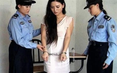 这名一次受贿百万的女局长获刑五年半，法庭上她放声大哭_凤凰网
