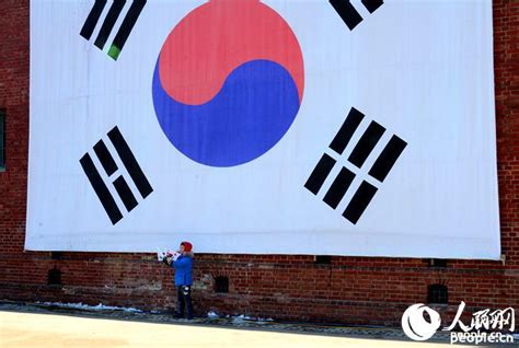 韩国民众高举太极旗迎接“三一节”到来--国际--人民网