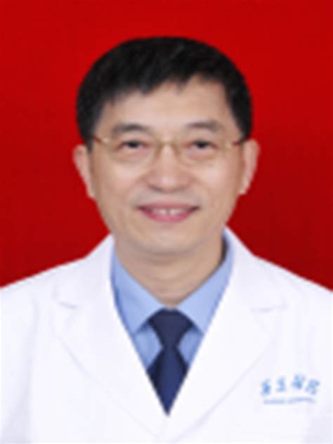 8月28日，上海市同济医院神经内科专家聂志余教授到市人民医院坐诊-太原新闻网-太原日报社