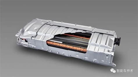 零跑C11增程版配备43.74kWh电池，纯电续航可达到285km……