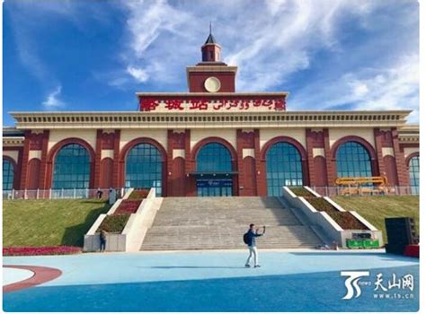 个个都有文明、现代气息 今年新疆铁路新建改扩建了十多个火车站--克拉玛依网