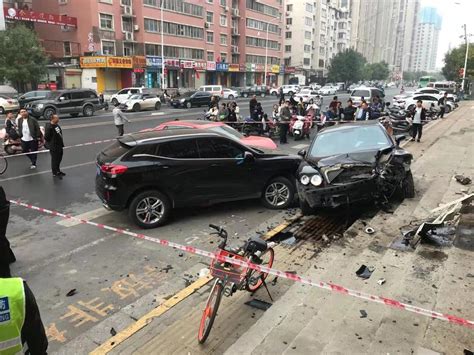 郑州街头宾利撞向路边车情况严重，官方回应来了！-大河网
