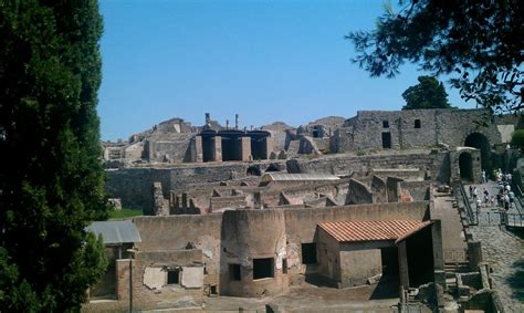 意大利庞贝古城的废墟景象高清图片下载-正版图片502759433-摄图网