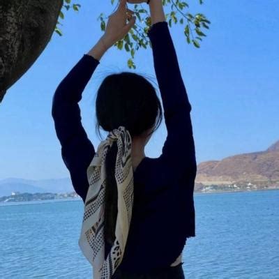 温柔女生头像背部