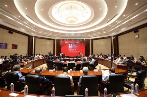 “中国政治经济学40人论坛 2020”在西安举行