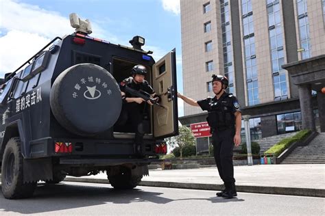 香港警察哪个部门，是负责在大街上巡逻的？-香港的那些警察部门为什么那么多