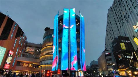捕捉南京独特气息，三山街万象天地商场设计结合商业与城市文脉_历史