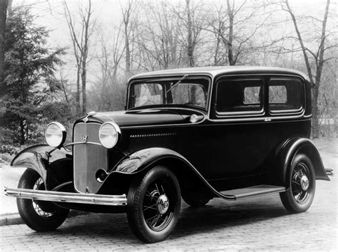 历史上的今天9月27日_1908年美国福特汽车公司生产的首部T型车在底特律的工厂下线。