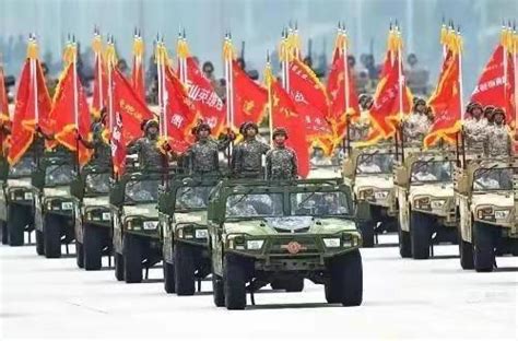 这是一面什么样的旗帜，让多少军人以命相守！——上海热线新闻频道