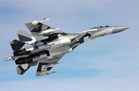俄顶级战机，苏-35战斗机实力强大，机身结构采用大量的钛合金！