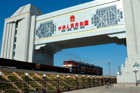 满洲里国门图片