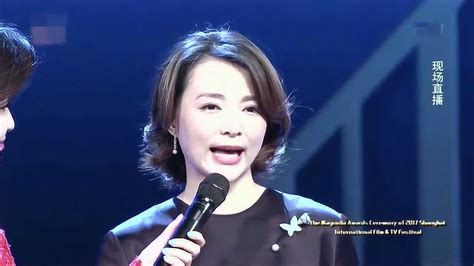 董卿的朗读者与开讲啦双双在上海电视节获得白玉奖，那一刻，卿姐_腾讯视频