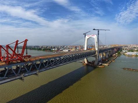 商合杭铁路芜湖长江公铁大桥3#主塔圆弧段混凝土浇筑完成 - 砼牛网