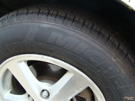 怎么鉴别轮胎质量？？？-如何区别汽车轮胎的质量好坏