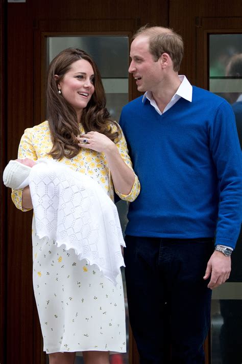 英国王室发布新版全家福 最圈粉的还是她(图)|全家福|小公主_新浪新闻